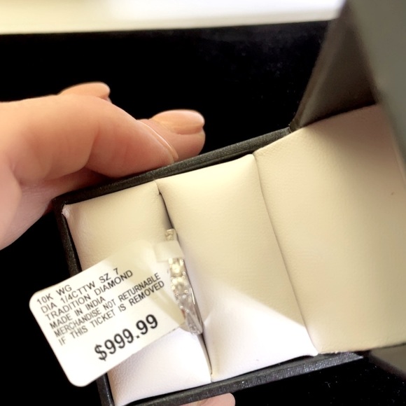 Old Prices $999 Genuine Diamonds Solid 10K White Gold Ring Gorgeous - Picture 5 of 8